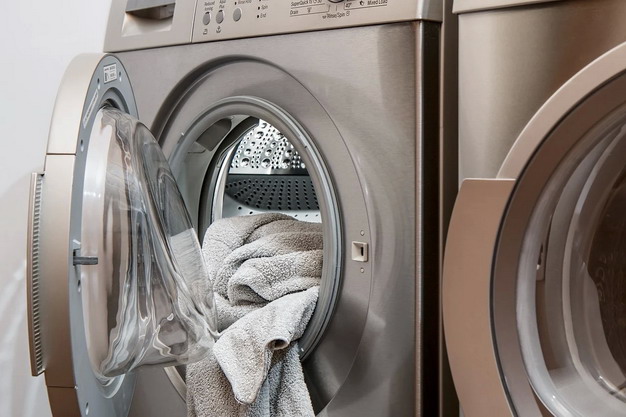 工业洗衣机工作时产生焦糊味是怎么回事？